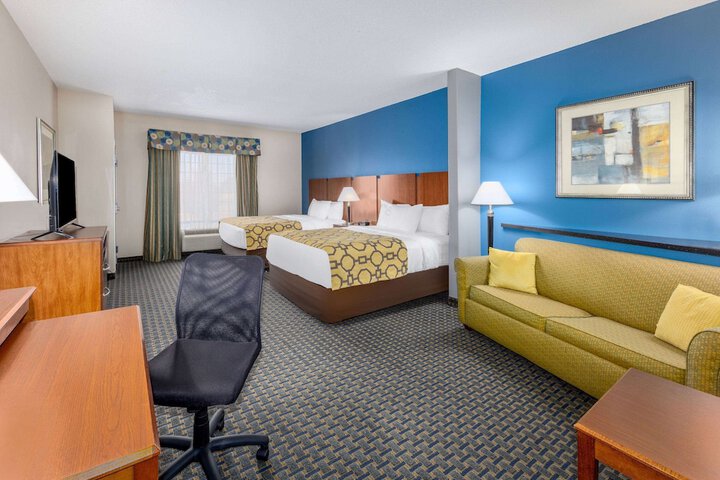 Room 11 of 36
