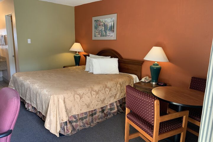 Room 26 of 29