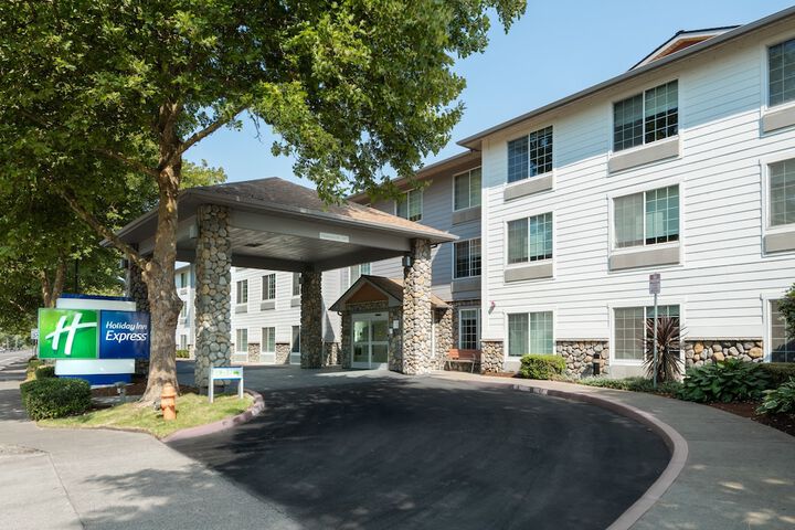 Holiday Inn Express Corvallis-On the River by IHG