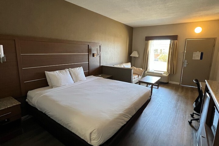 Room 14 of 36