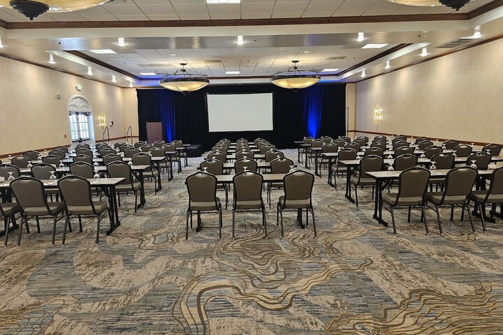 Crowne Plaza Phoenix - Chandler Golf Resort by IHG