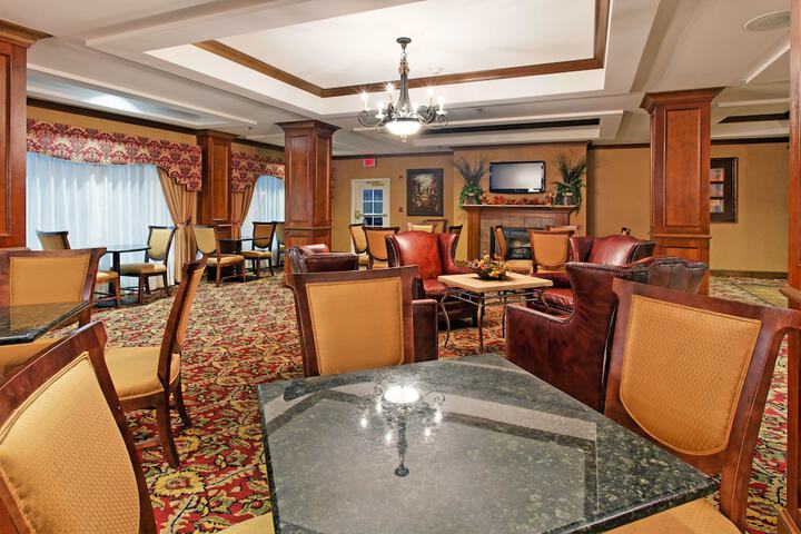 Holiday Inn Express Hotel & Suites Tupelo by IHG