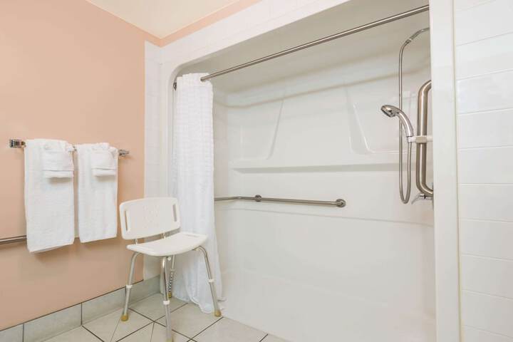 Room 6 of 36