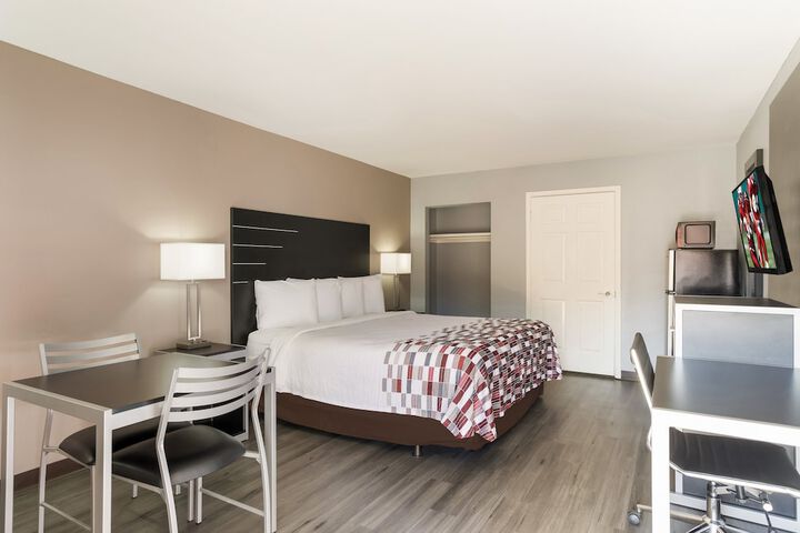 Red Roof Inn & Suites Athens AL