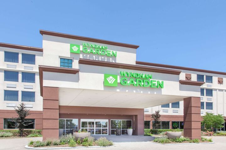 Wyndham Garden Elk Grove Village / OHare