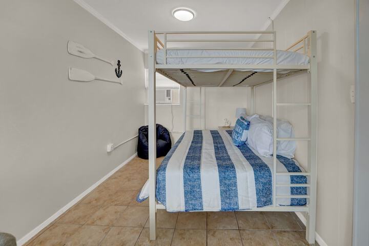 Room 43 of 61