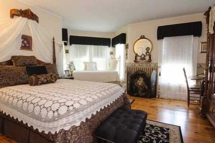 Room 21 of 25