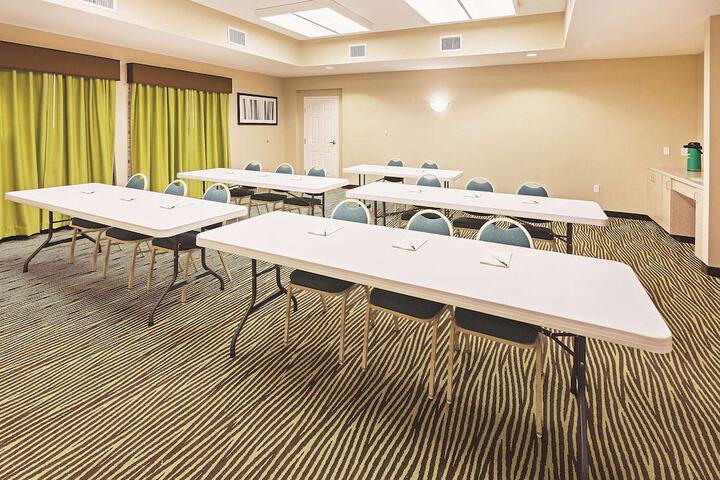 La Quinta Inn & Suites by Wyndham Corpus Christi Northwest