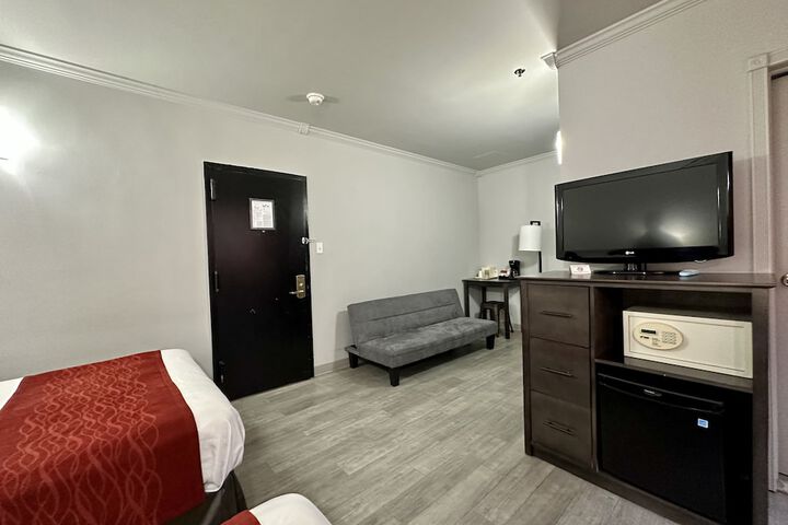 Room 27 of 49