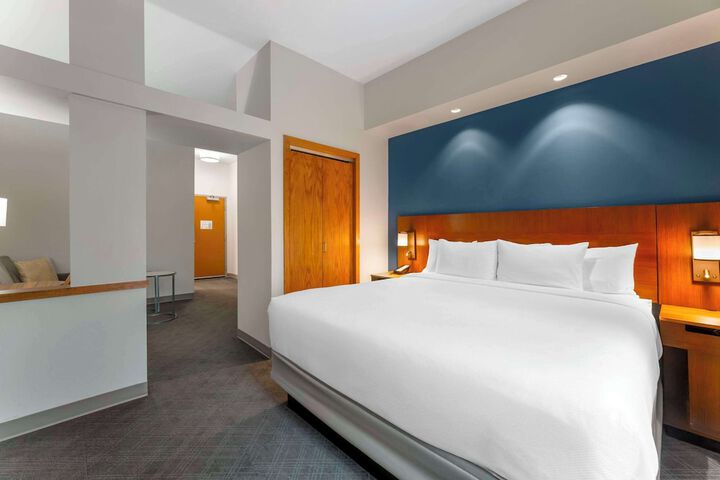 Room 28 of 53