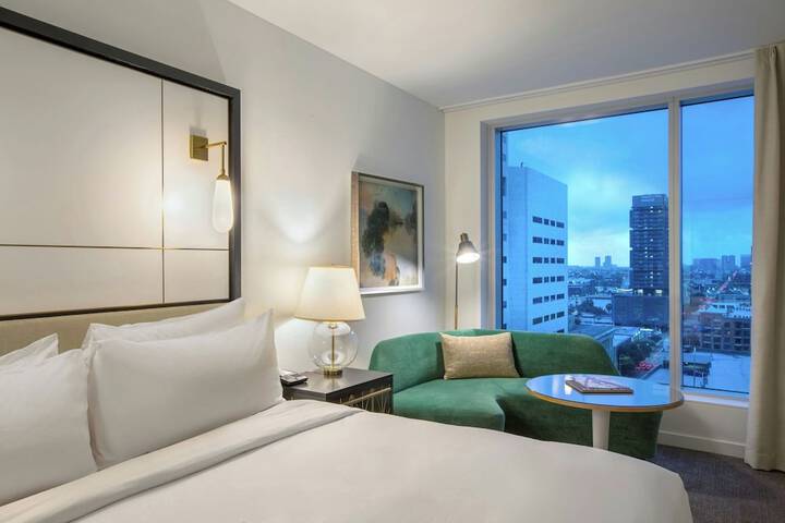 The Laura Hotel Houston Downtown, Autograph Collection