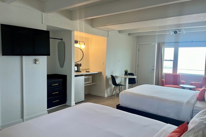 Room 17 of 39