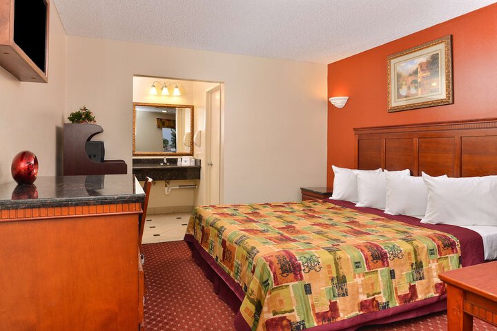 Room 32 of 41