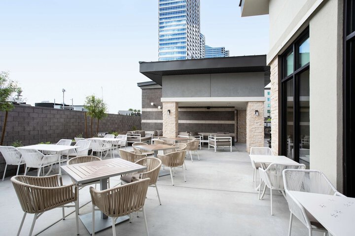 Terrace/Patio 31 of 32