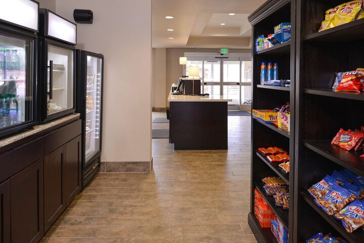 Holiday Inn Express & Suites Williams by IHG