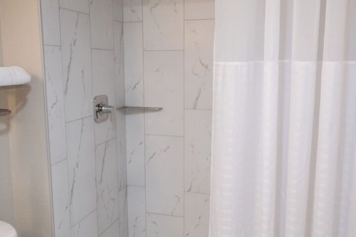 Twin Mountain Inn & Suites