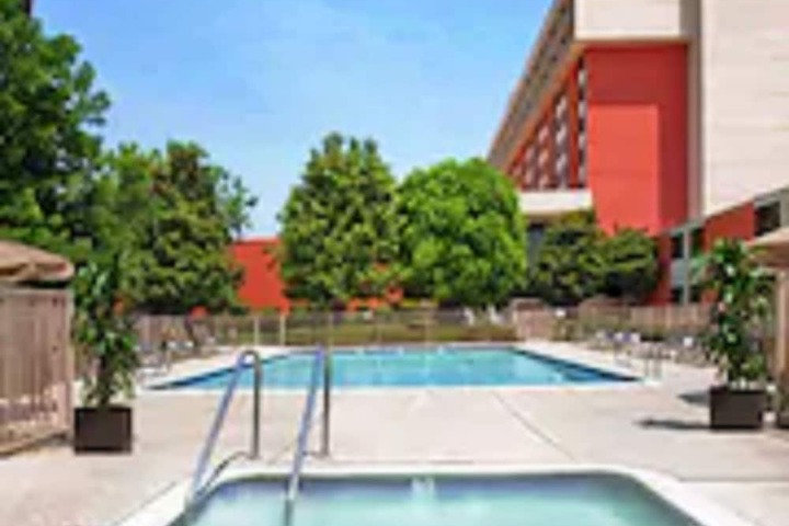 Pool 4 of 45
