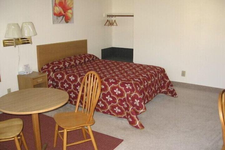 Little Bear Motel
