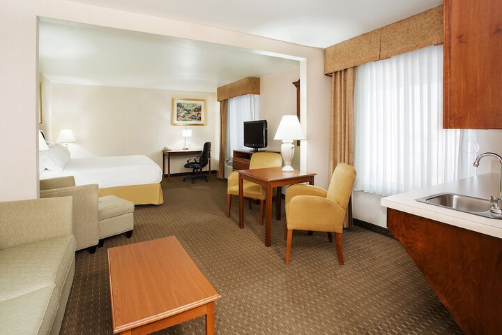 Room 32 of 67