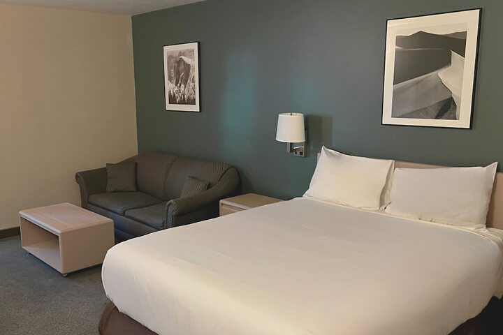 Room 12 of 26