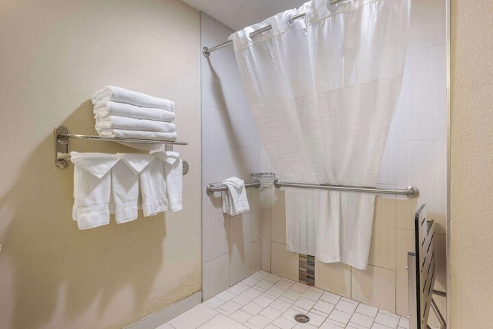 Room 21 of 73