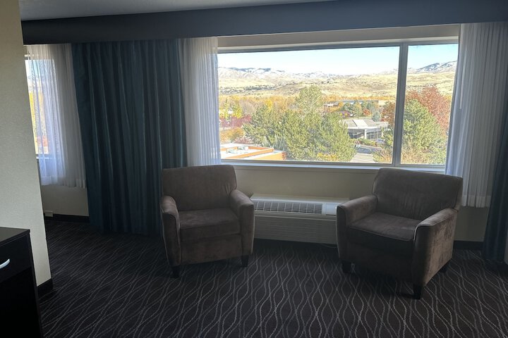 Room 52 of 99