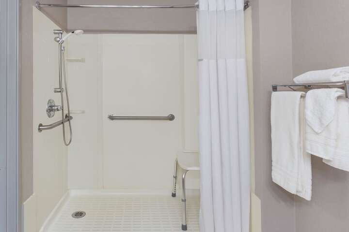 Room 7 of 16