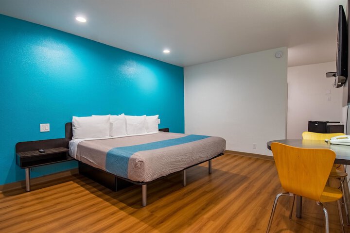 Room 20 of 35