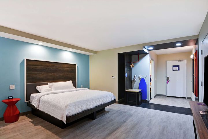 Room 26 of 35