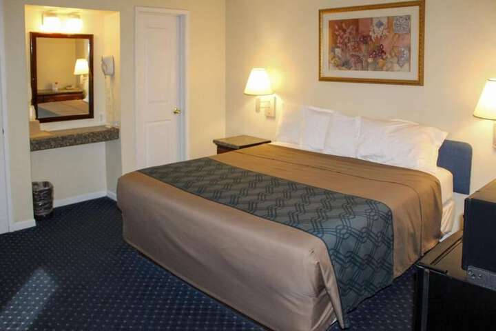 Room 3 of 22