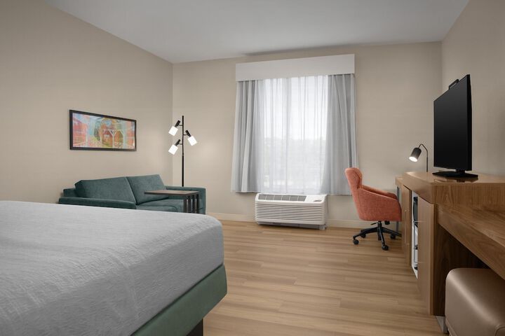 Hampton Inn & Suites Fayetteville