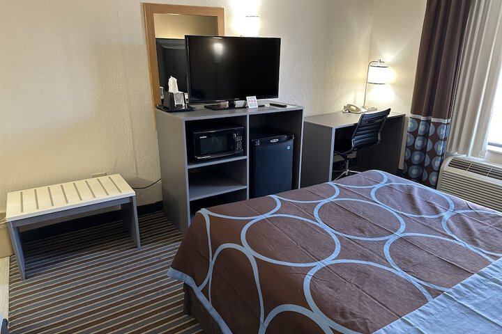 Room 25 of 35