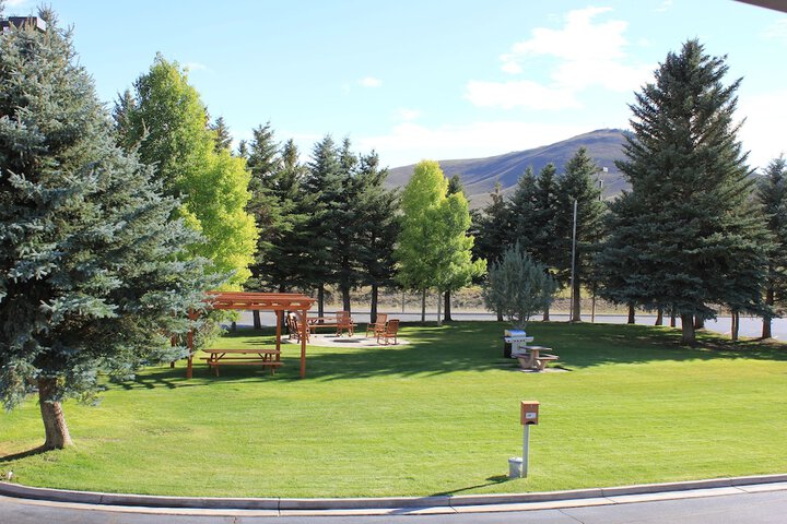 Hotel Exterior 56 of 60