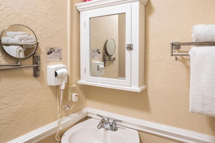 Room 14 of 49