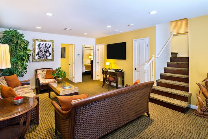 Room 227 of 283