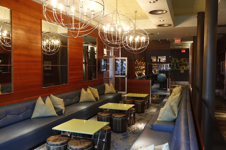 Lounge 39 of 47