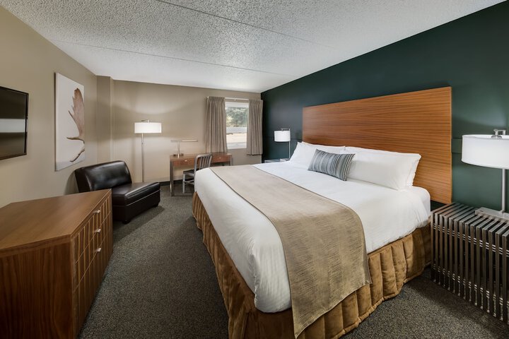 Room 8 of 17