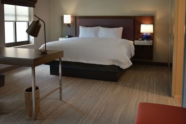 Hampton Inn & Suites Philadelphia / Media