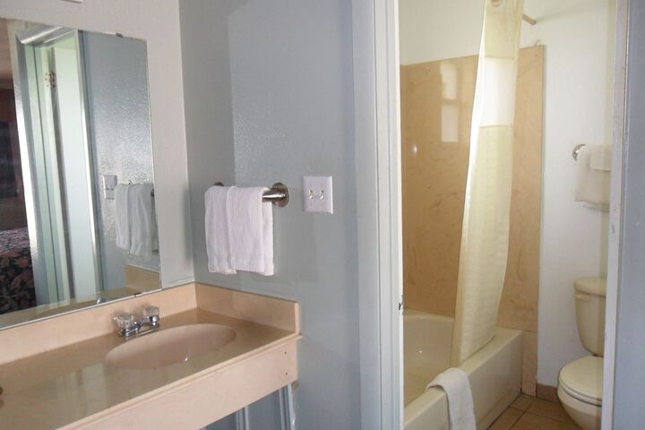 Room 10 of 41