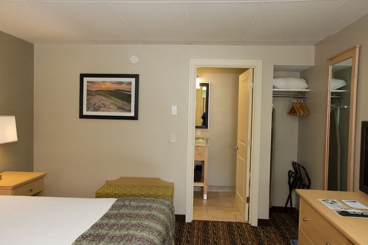 Room 14 of 32