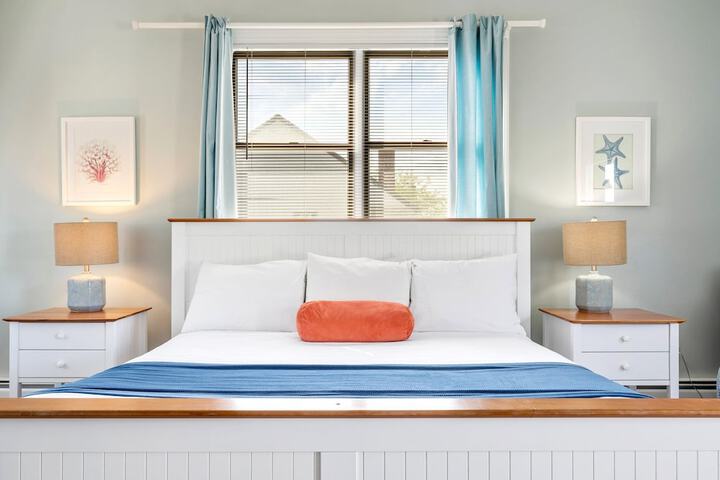 The Lighthouse Inn & Suites