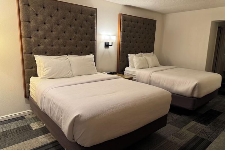 Room 22 of 34