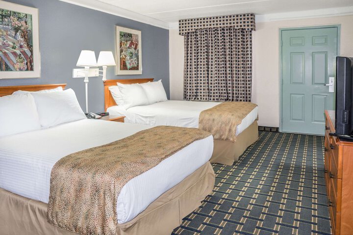 Room 14 of 25