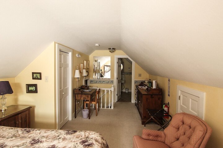 Admiral Peary Inn Bed & Breakfast