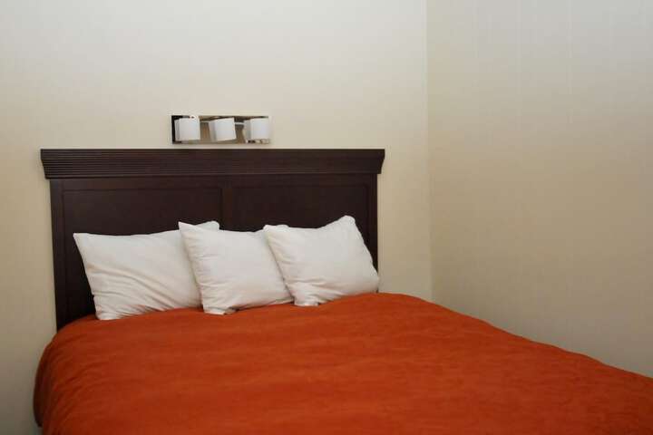 Room 9 of 36