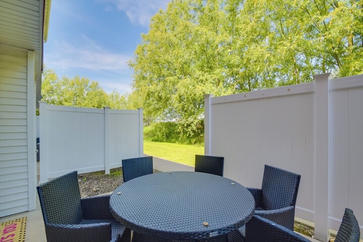 2 Mi to TBK Bank Sports Complex: Townhome w / Patio