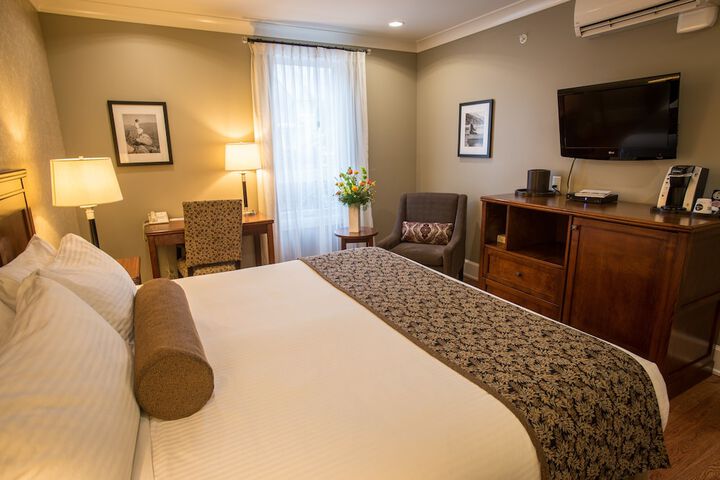 Hume Hotel & Spa