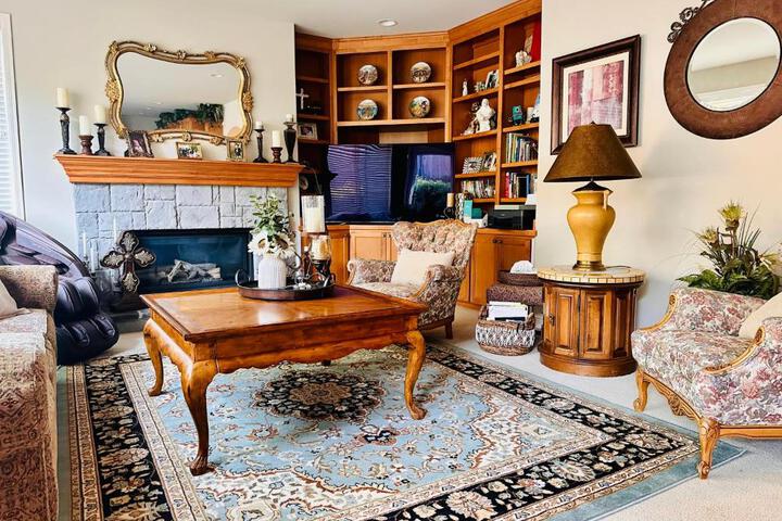 The Elegant & Cozy Retreat