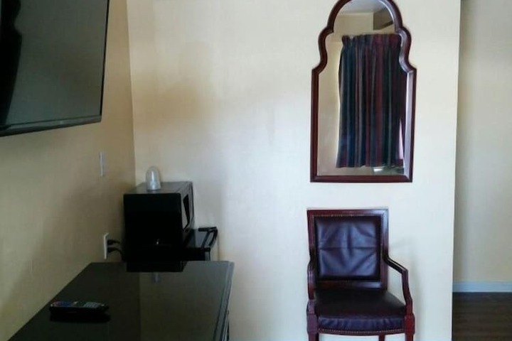 Room 60 of 77