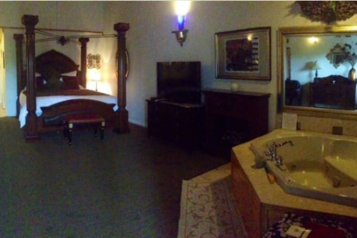 Echo Canyon Spa Resort (Adults Only)